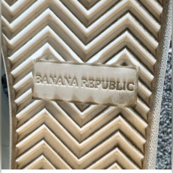 Banana Republic White Leather Sneakers with Snakeskin Detail Size 6.6 - Picture 9 of 10